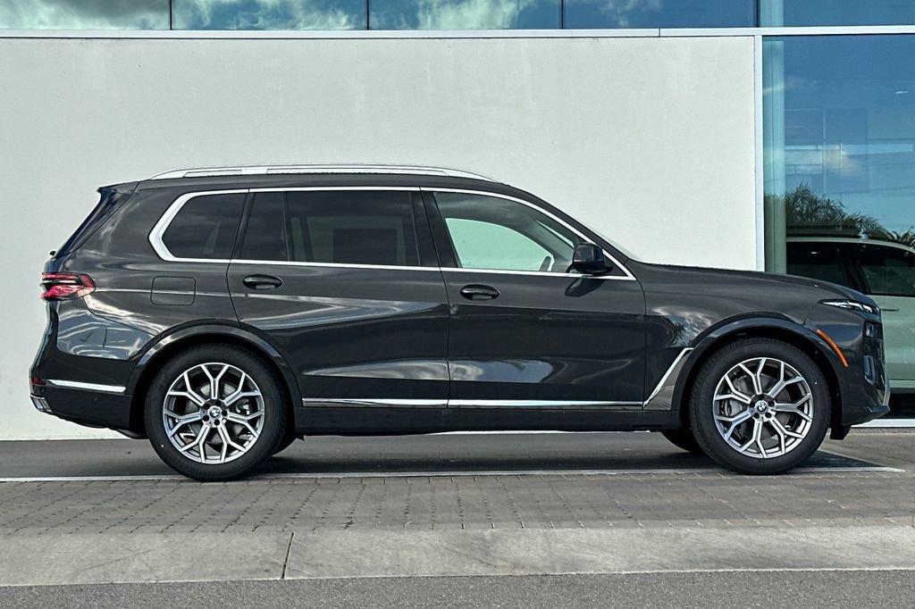 New 2026 BMW X7 xDrive40i w/ Premium Package image 2