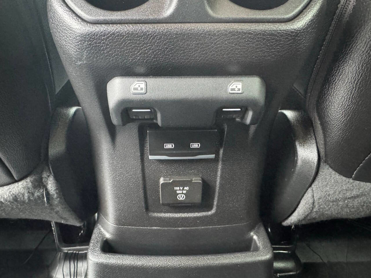 Used 2021 Jeep Wrangler Unlimited Sahara w/ Uconnect 4C Nav & Sound Group AWD/4WD image 28