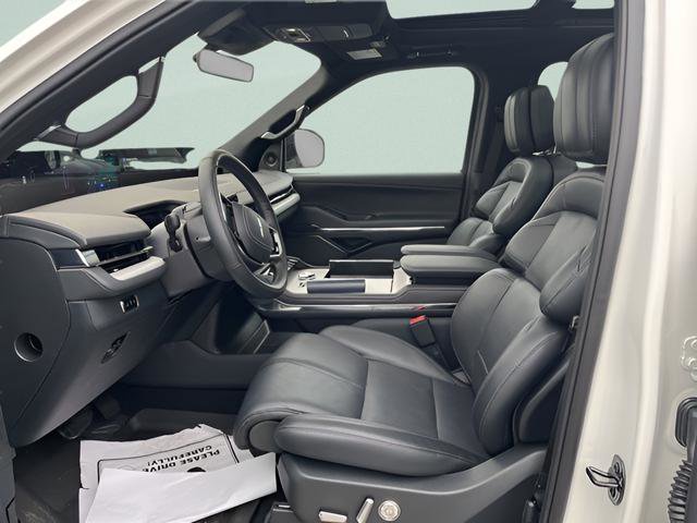 Used 2025 Lincoln Navigator Reserve w/ Jet Appearance Package image 8