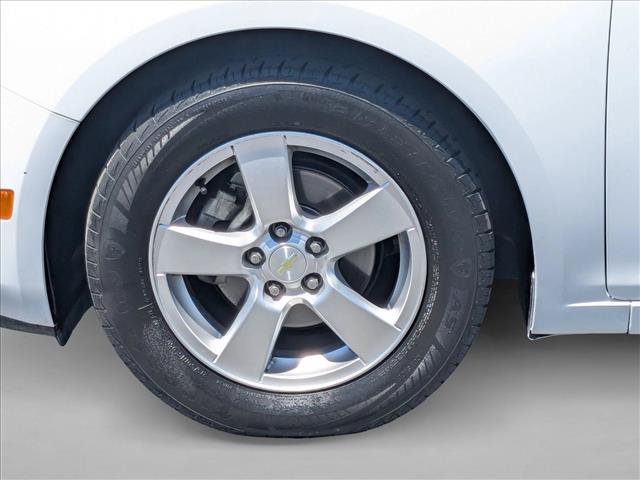 Used 2016 Chevrolet Cruze LT w/ Technology Package FWD image 24
