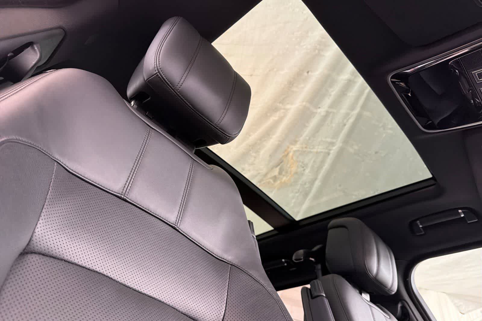 Used 2022 Land Rover Range Rover Westminster Edition AWD/4WD image 17