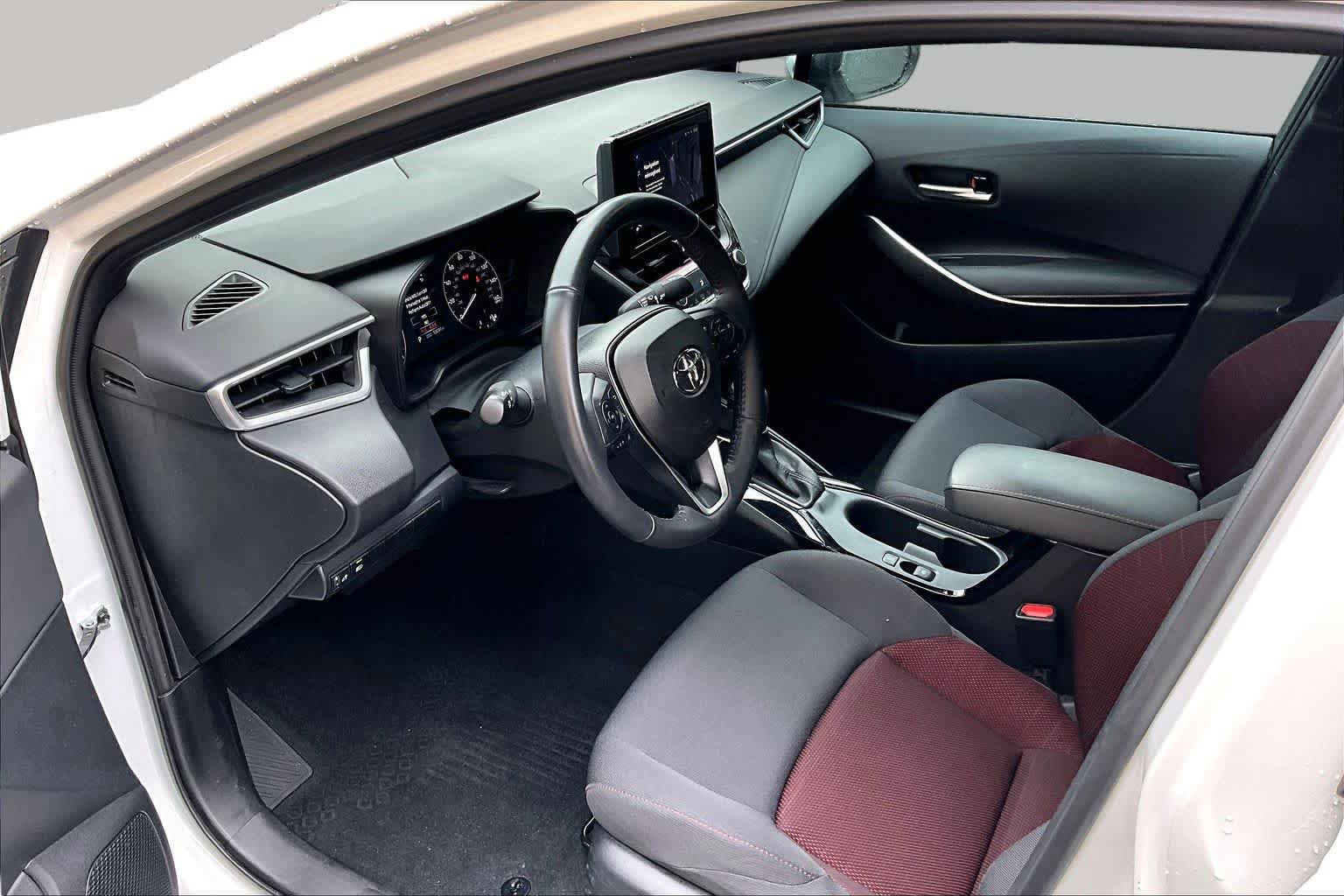 Used 2024 Toyota Corolla SE FWD image 17