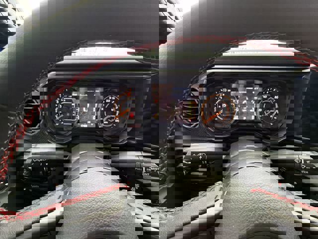 Used 2024 Jeep Gladiator Rubicon w/ Technology Group image 11