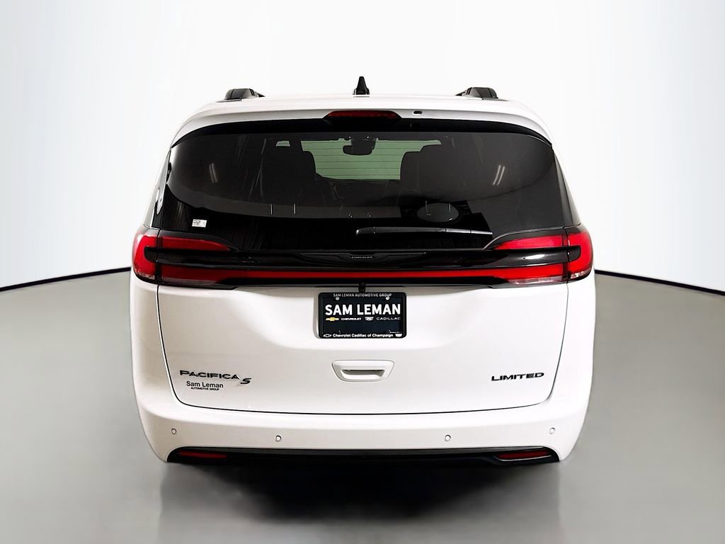 Used 2026 Chrysler Pacifica Limited w/ S Appearance Package image 6