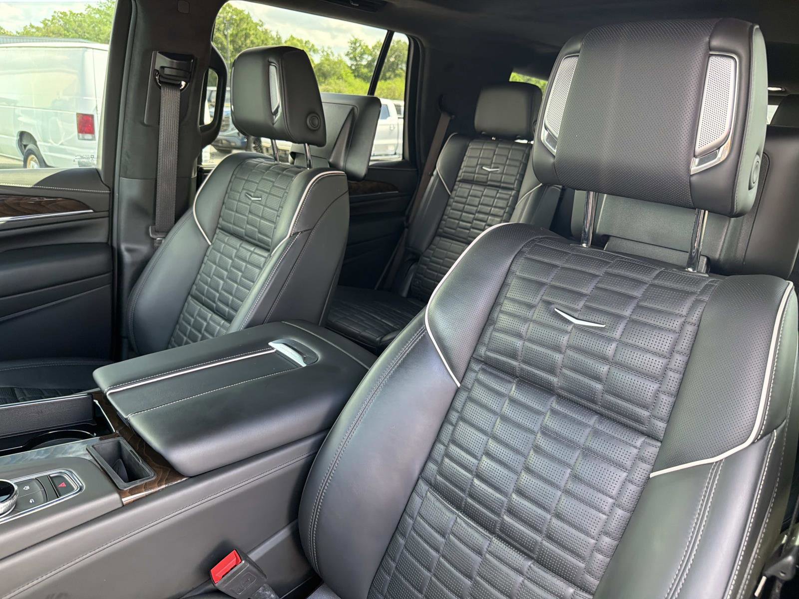 Used 2024 Cadillac Escalade Sport Platinum w/ Heavy-Duty Trailer Package AWD/4WD image 20