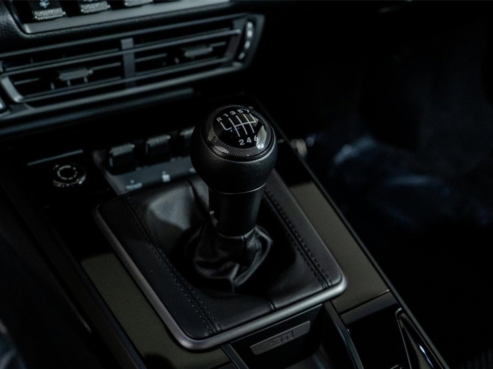 Used 2023 Porsche 911 Carrera T image 34