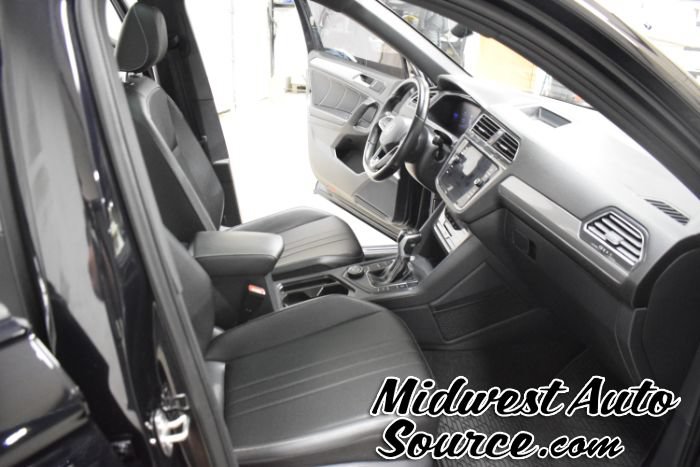 Used 2023 Volkswagen Tiguan SE R-Line AWD/4WD image 35
