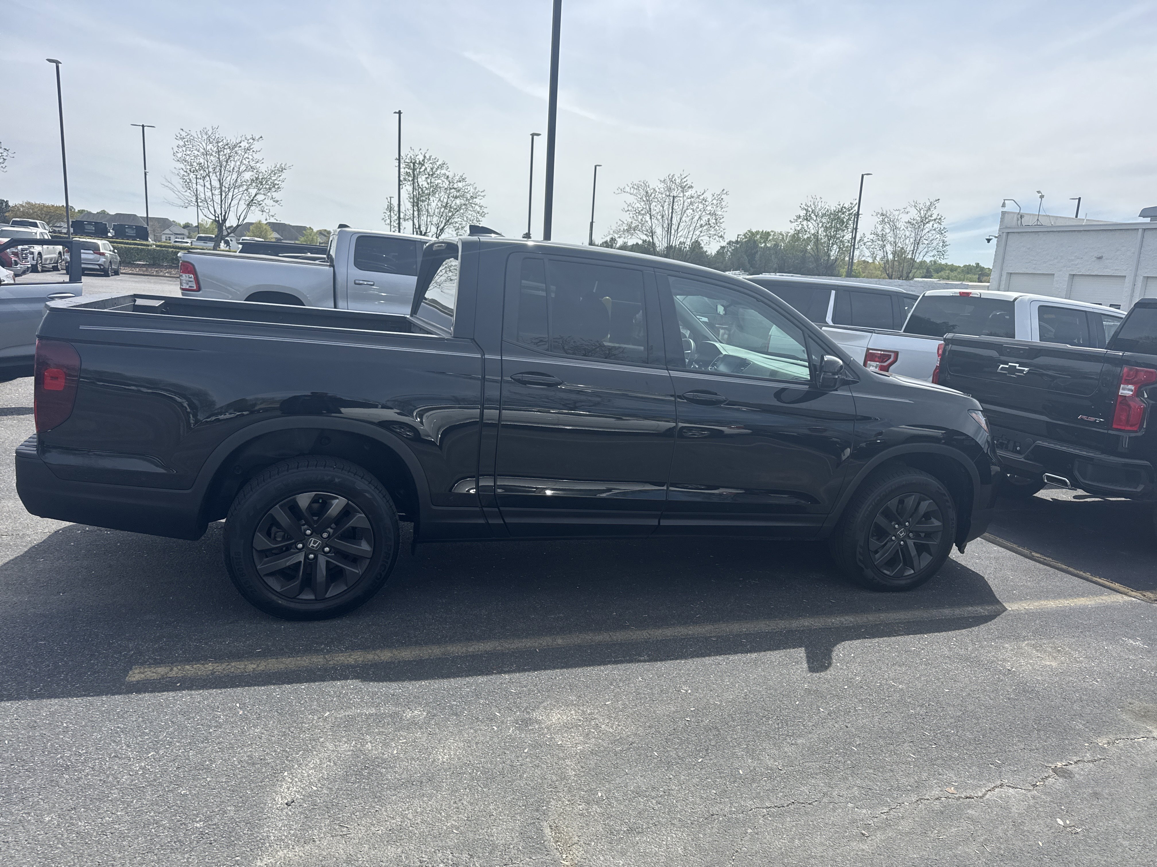 Used 2023 Honda Ridgeline Sport image 11