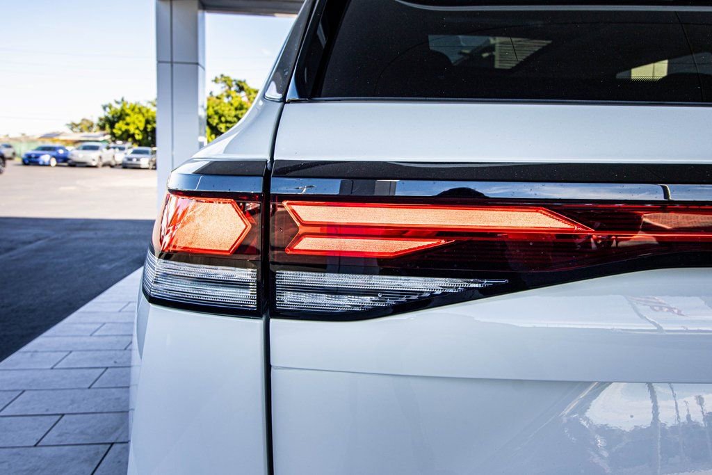 New 2026 Volkswagen Tiguan SE image 14