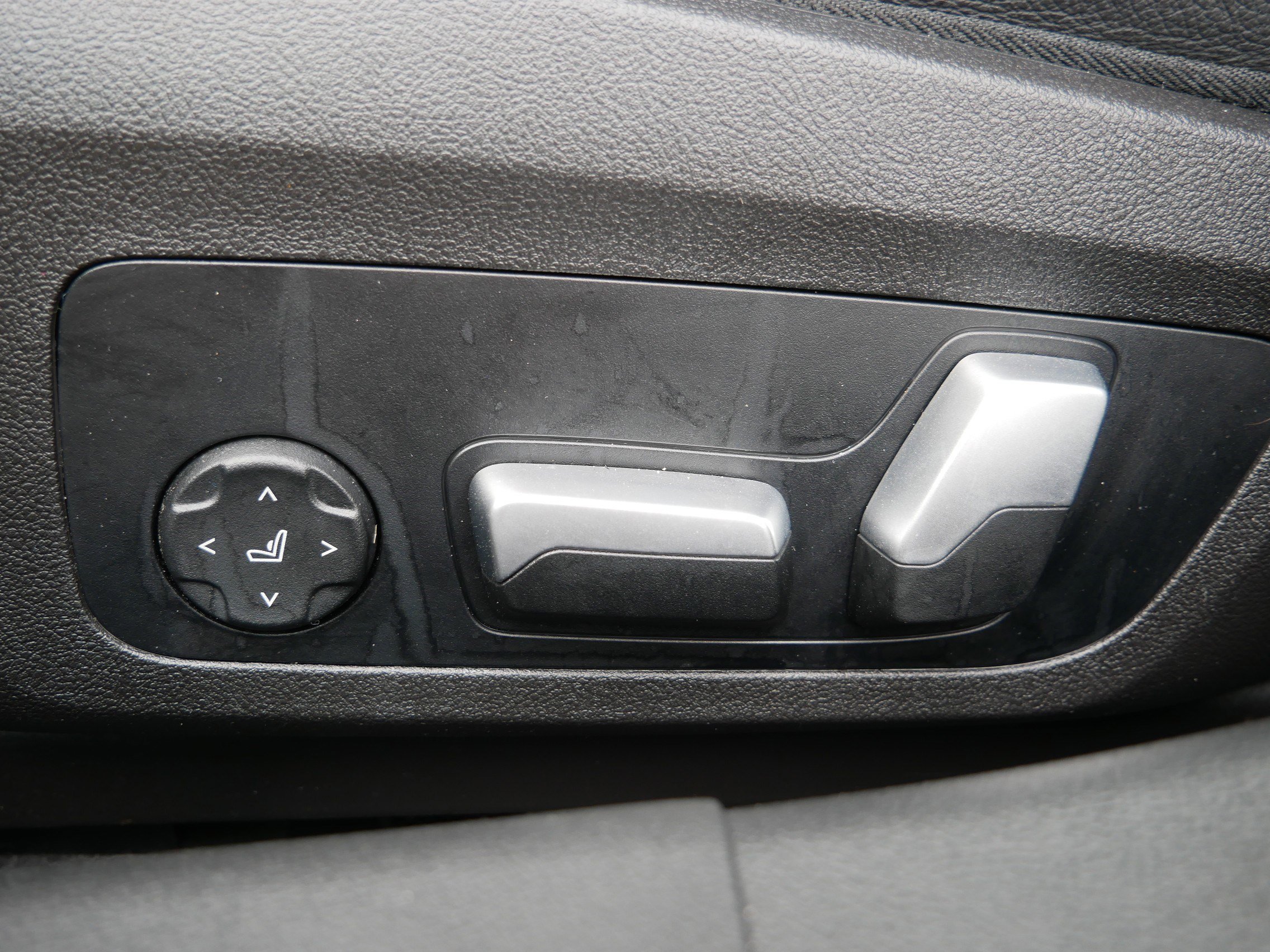 Used 2022 BMW 330i xDrive Sedan w/ Driving Assistance Package image 22