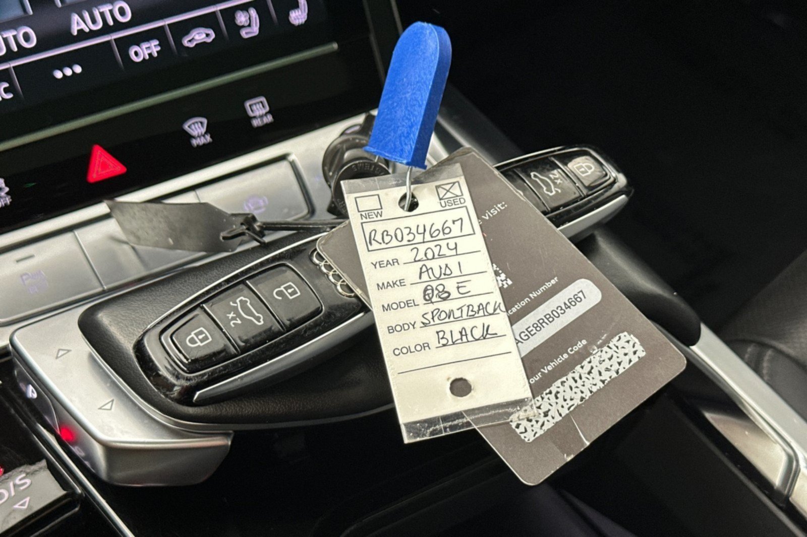 Used 2024 Audi Q8 e-tron Premium Plus AWD/4WD image 24