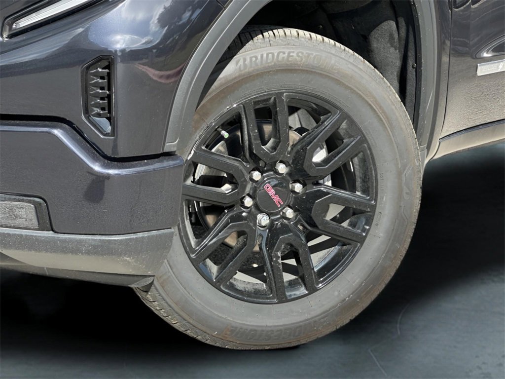 New 2025 GMC Sierra 1500 Elevation image 3