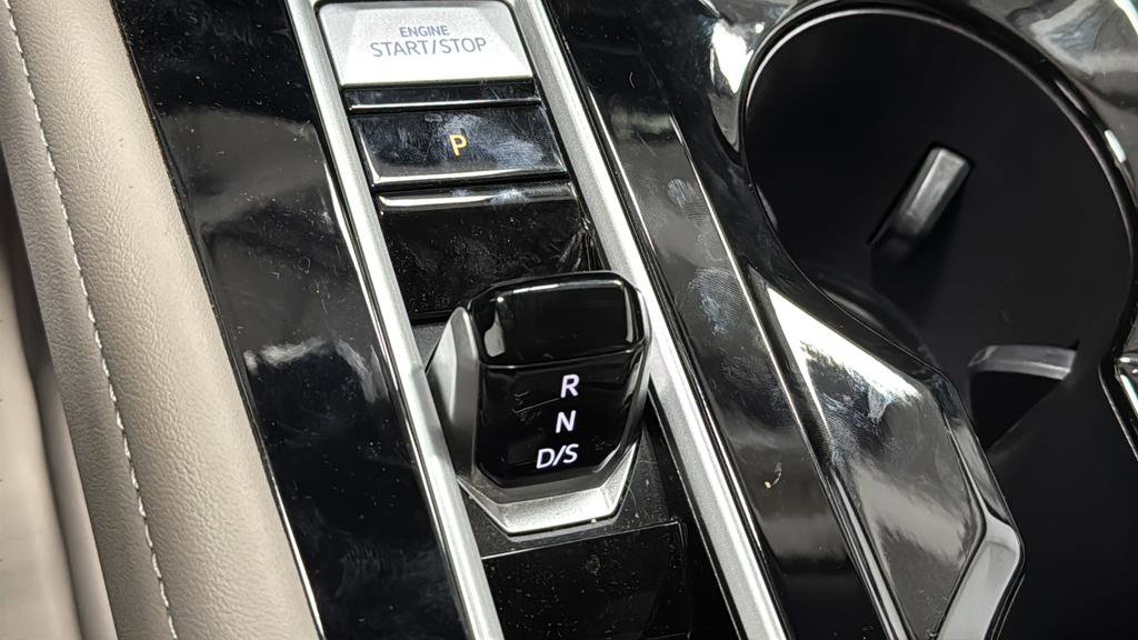 Used 2024 Volkswagen Atlas SE w/ Black Wheel Package image 18