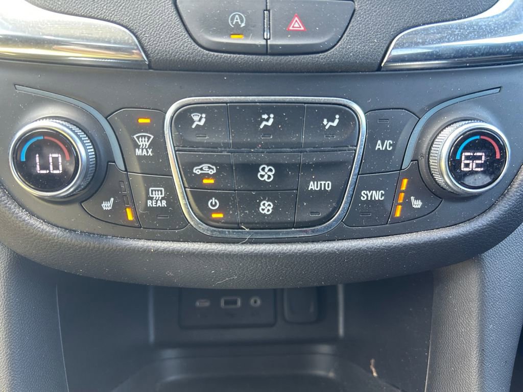 Used 2023 Chevrolet Equinox LT FWD image 22