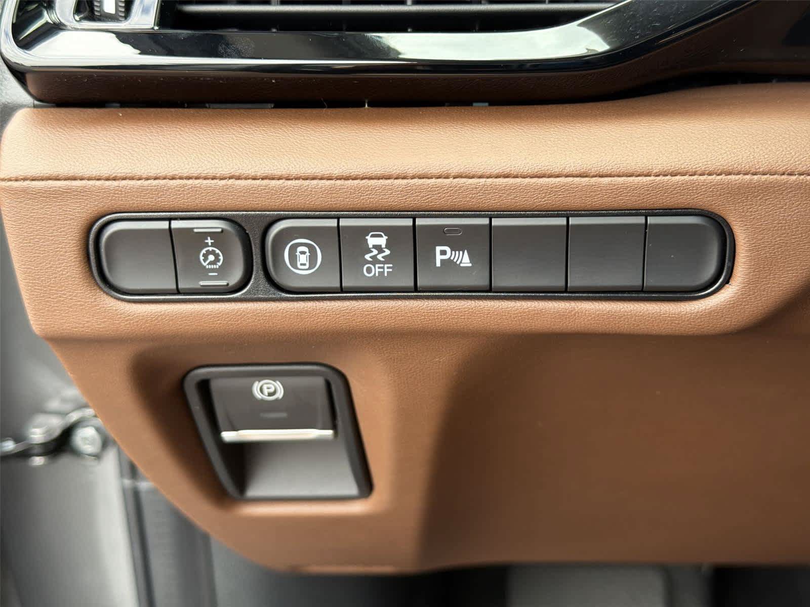 Used 2024 Acura MDX SH-AWD w/ Technology Package image 39