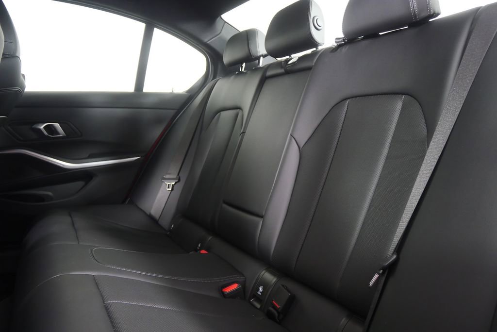 Used 2024 BMW 330i Sedan image 16