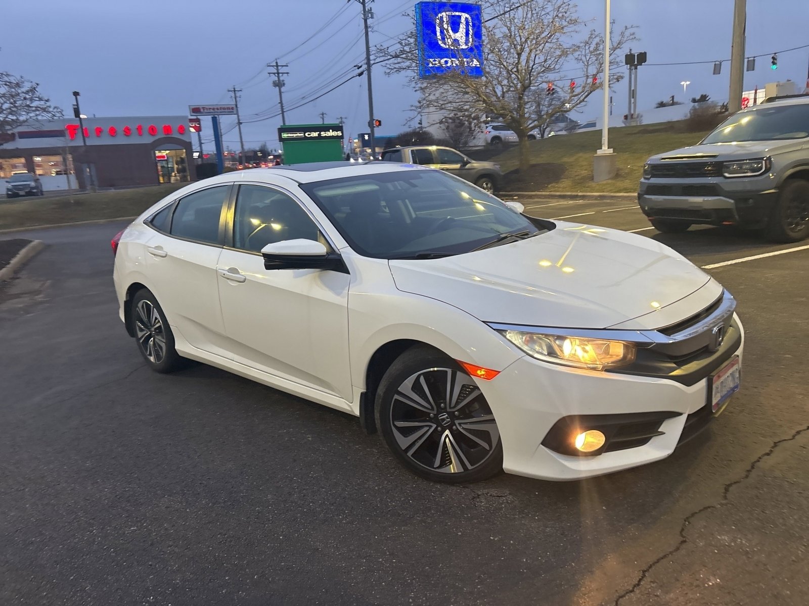 Used 2018 Honda Civic EX-T image 4