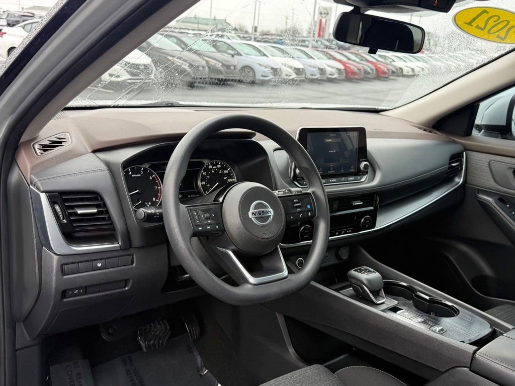 Used 2021 Nissan Rogue SV image 4