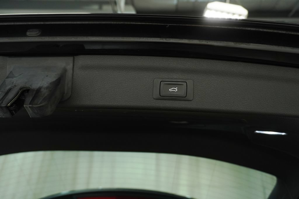 Used 2019 Audi Q3 2.0T Premium AWD/4WD image 6