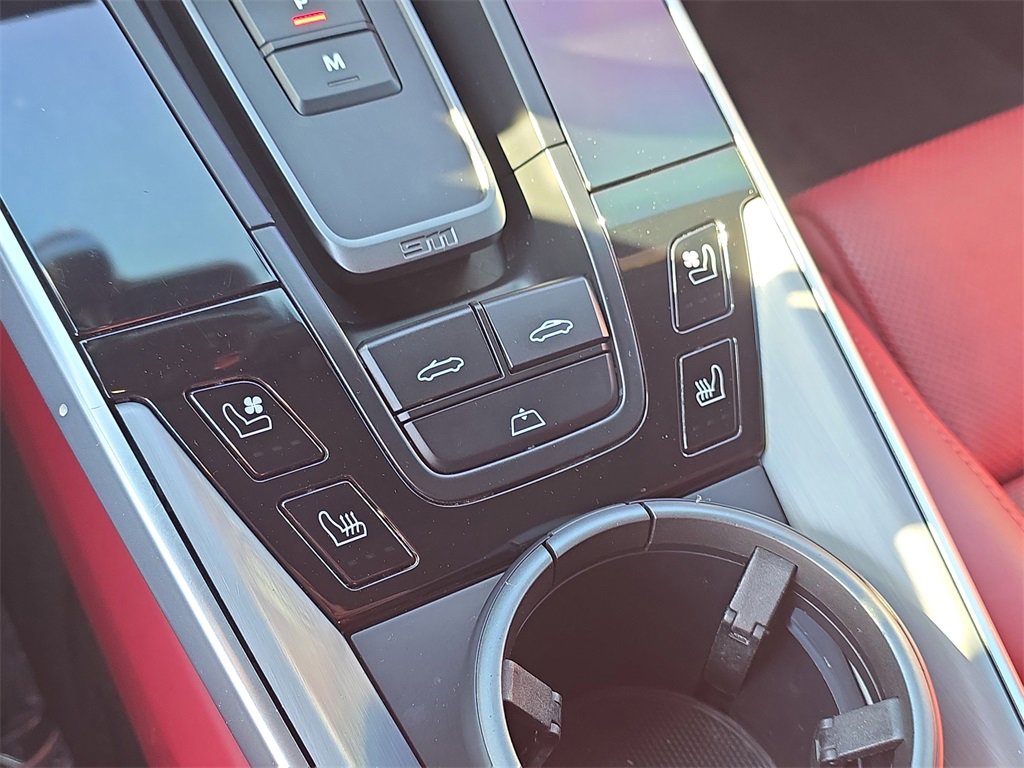 Used 2022 Porsche 911 Turbo S image 31