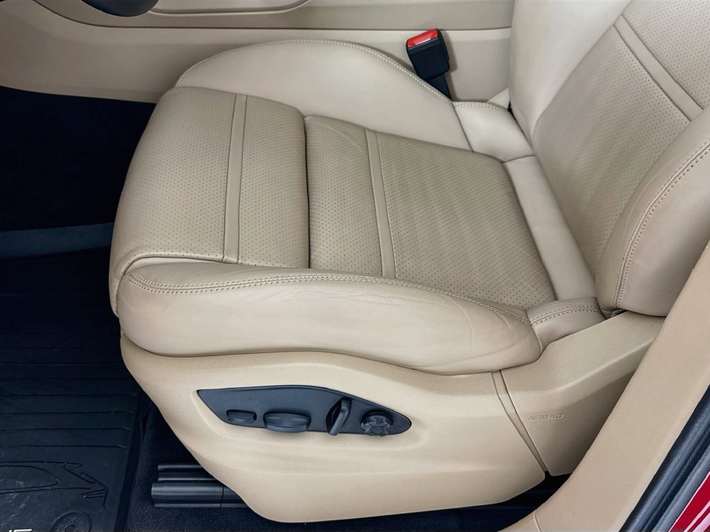 Certified 2023 Porsche Cayenne Coupe AWD/4WD image 13