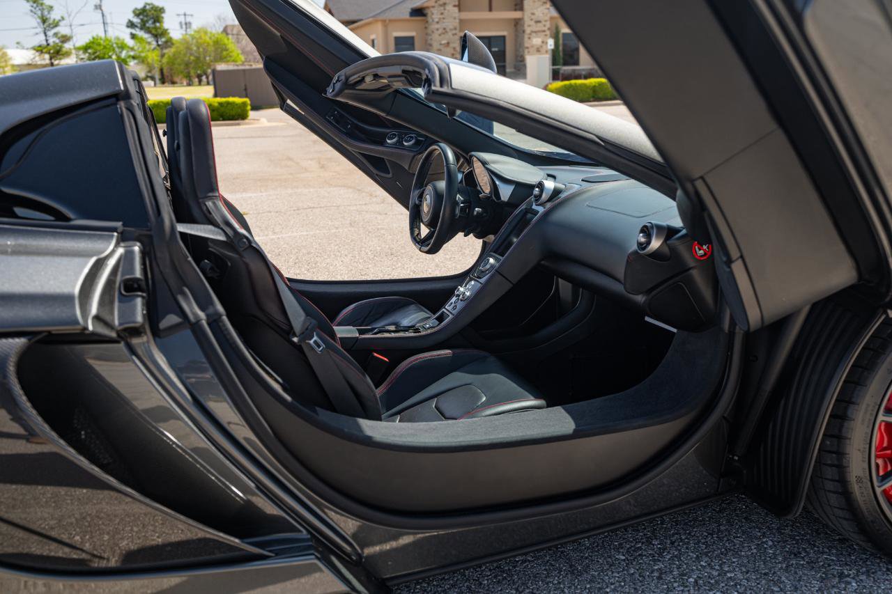 Used 2016 McLaren 650S Spider image 58