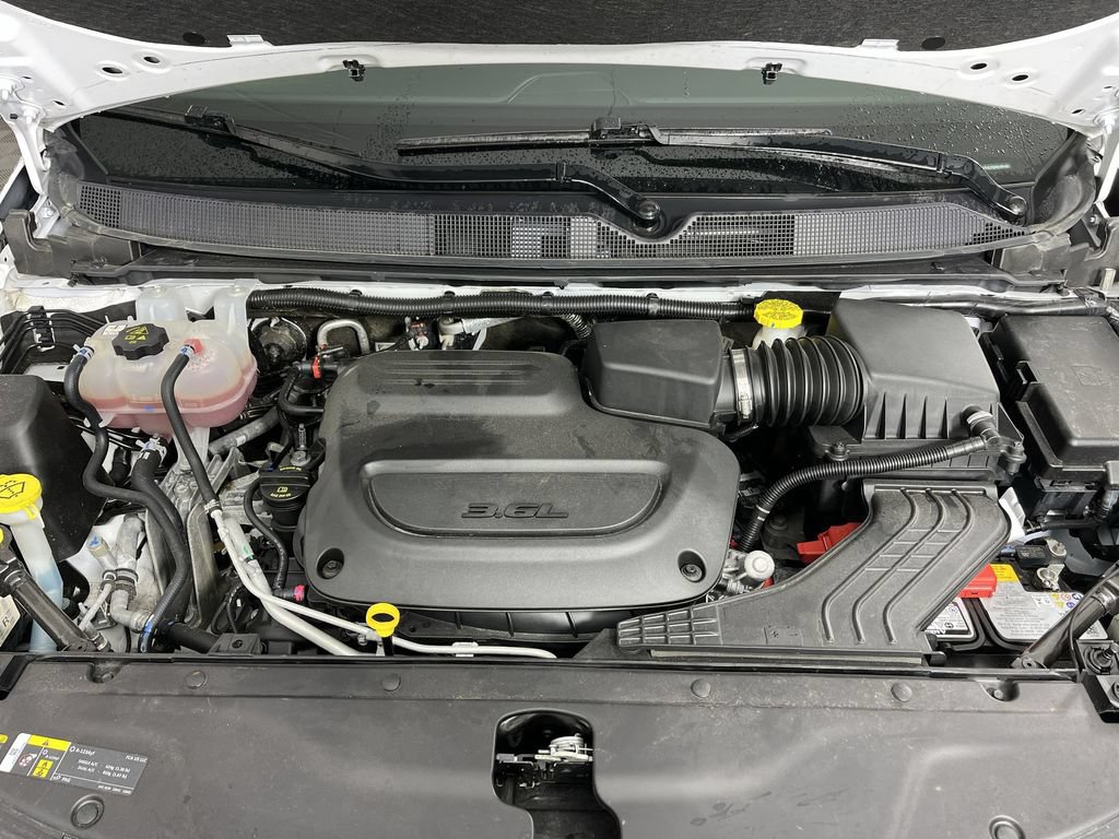 Used 2025 Chrysler Pacifica Limited FWD image 29