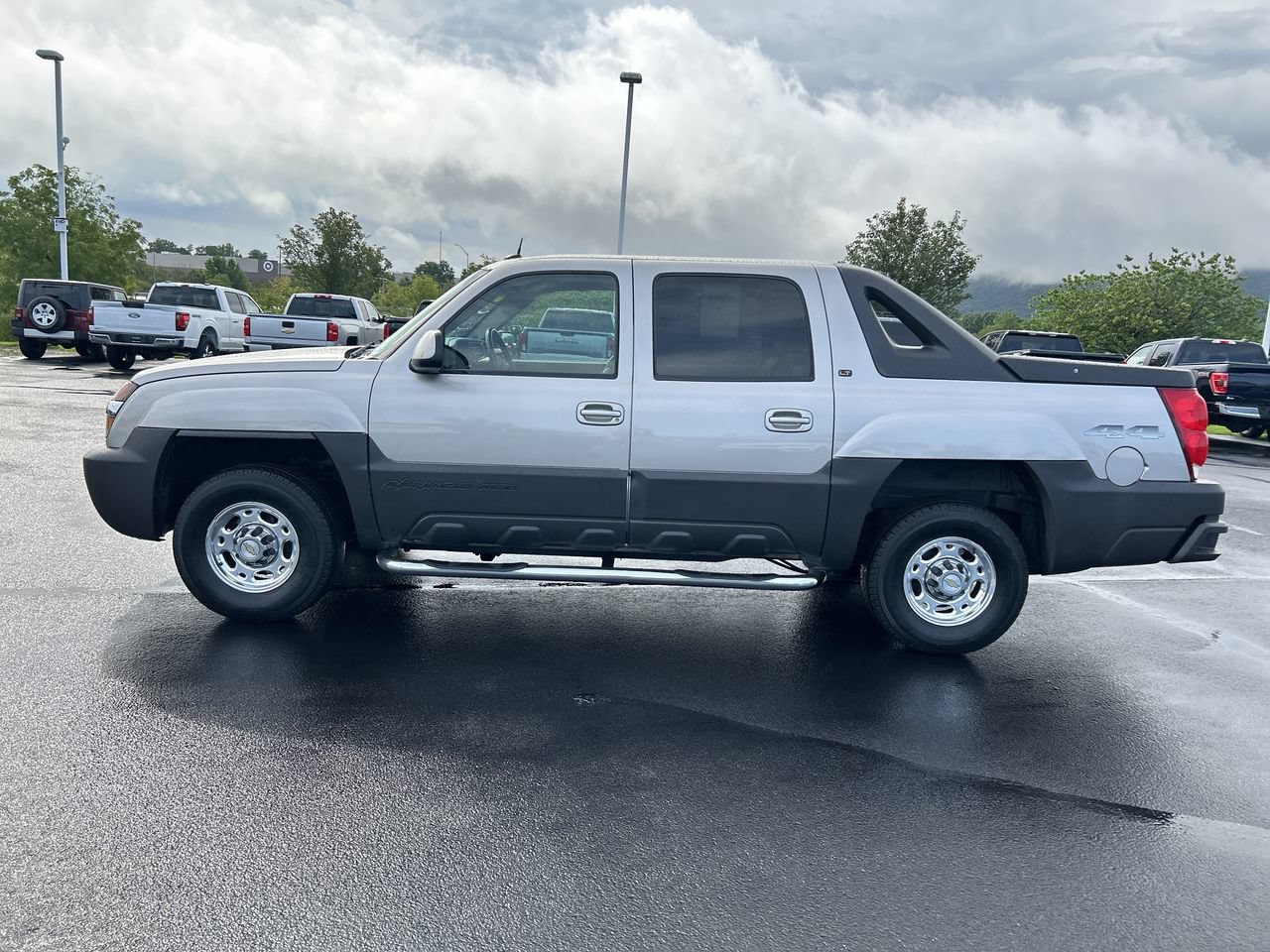 Used 2005 Chevrolet Avalanche 2500 w/ Preferred Equipment Group AWD/4WD video 4