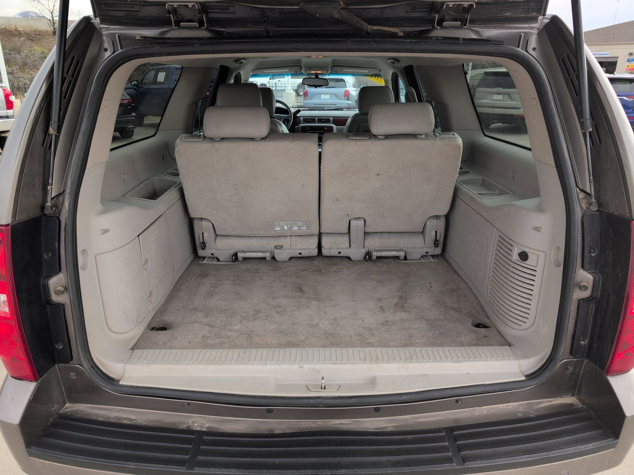 Used 2012 Chevrolet Suburban LT image 21