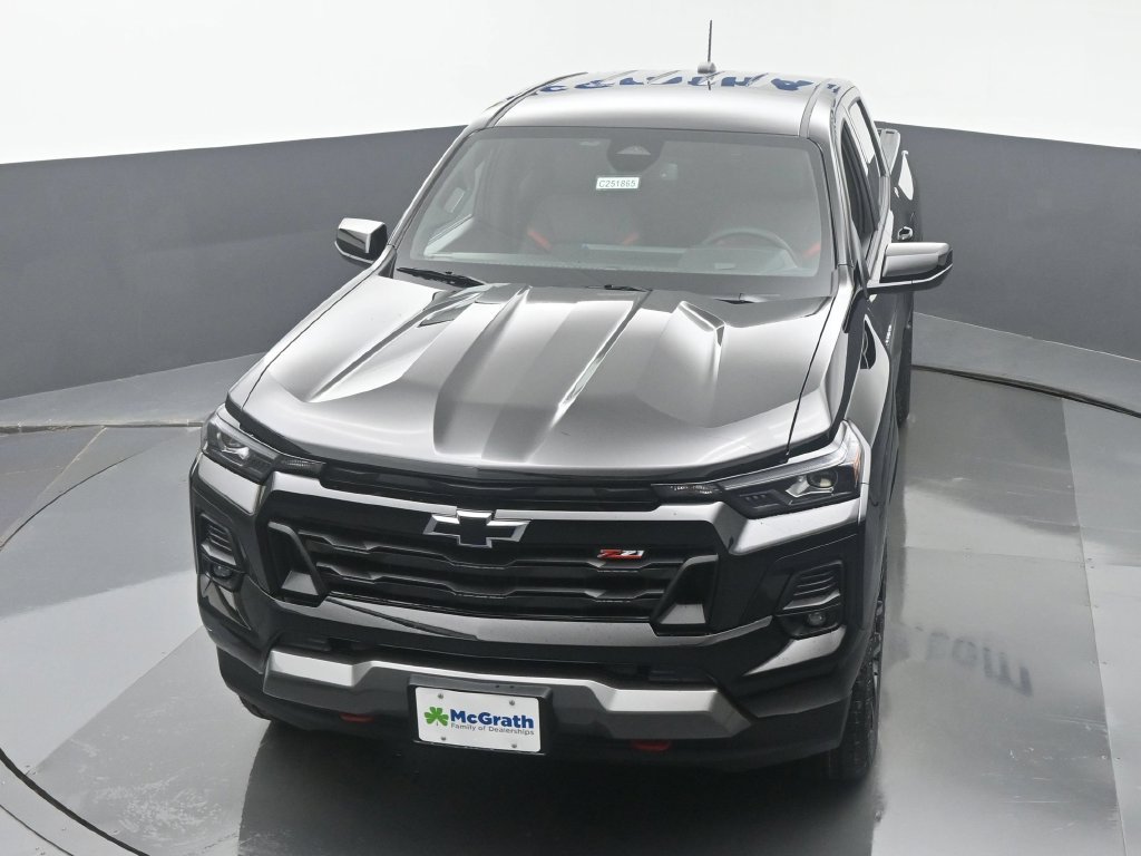Used 2025 Chevrolet Colorado Z71 w/ Z71 Convenience Package 2 AWD/4WD image 29