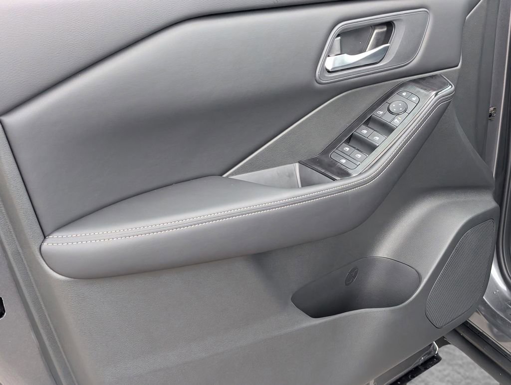 New 2026 Nissan Rogue SV image 15