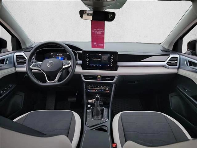 Used 2025 Volkswagen Taos SE w/ Panoramic Sunroof Package image 19