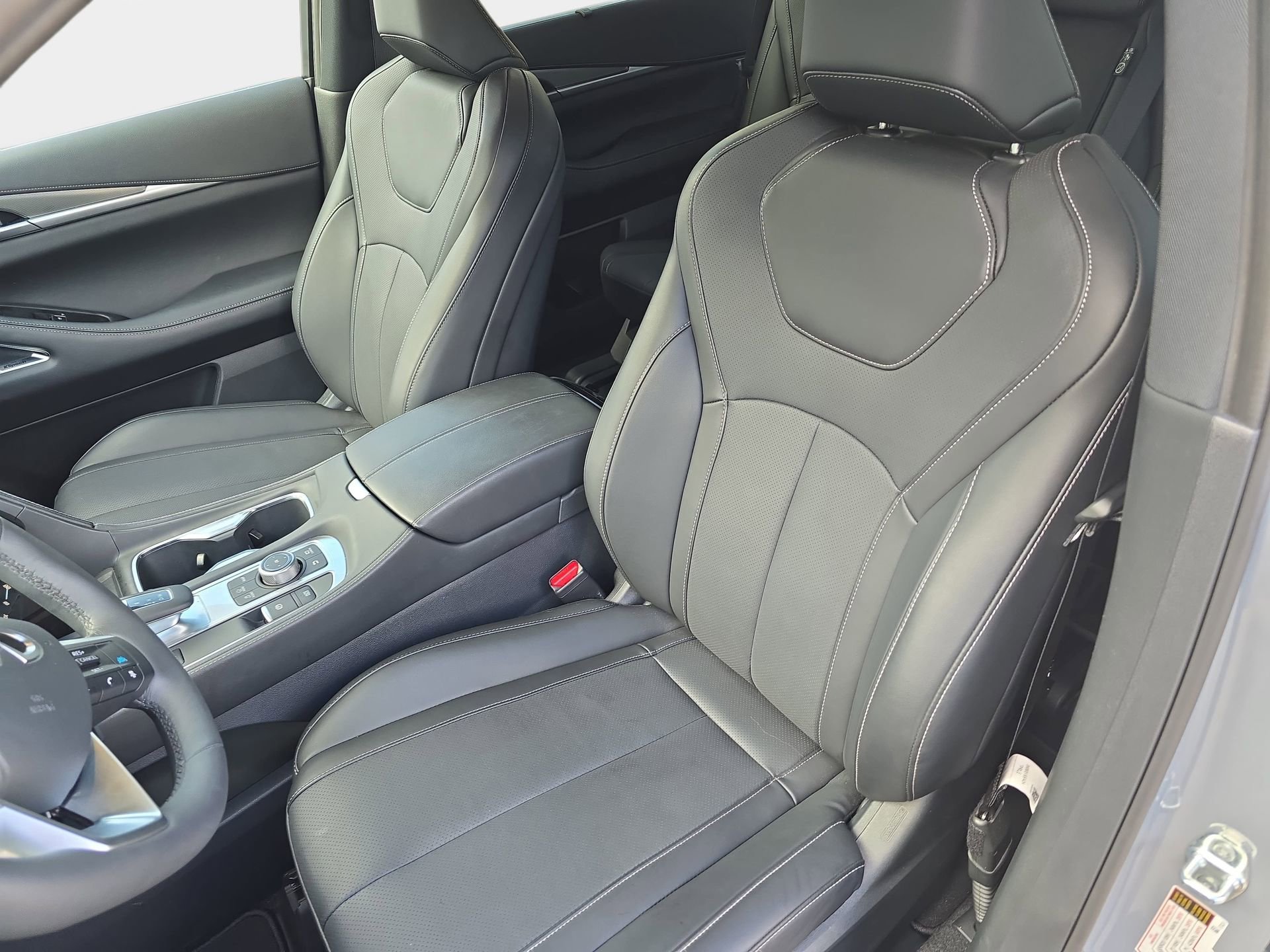 Certified 2026 INFINITI QX60 Luxe w/ Cargo Package AWD/4WD image 15