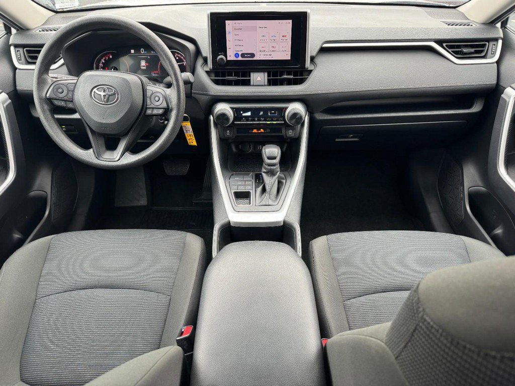 Used 2025 Toyota RAV4 LE AWD/4WD image 15