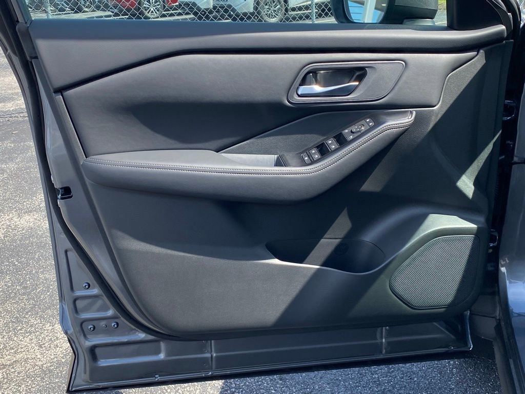 New 2026 Nissan Rogue SV image 12