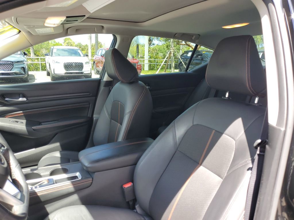 Used 2021 Nissan Altima 2.5 SR w/ SR Premium Package FWD image 21