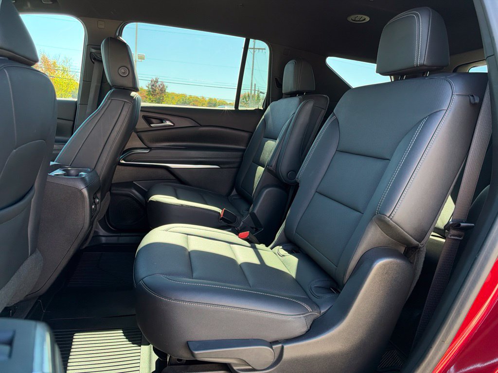 Used 2024 Chevrolet Traverse LT w/ Trailering Package AWD/4WD image 40