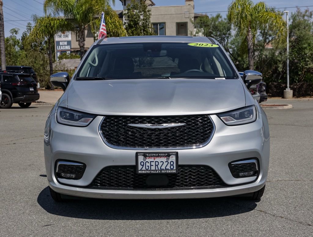 Used 2023 Chrysler Pacifica Limited FWD image 9