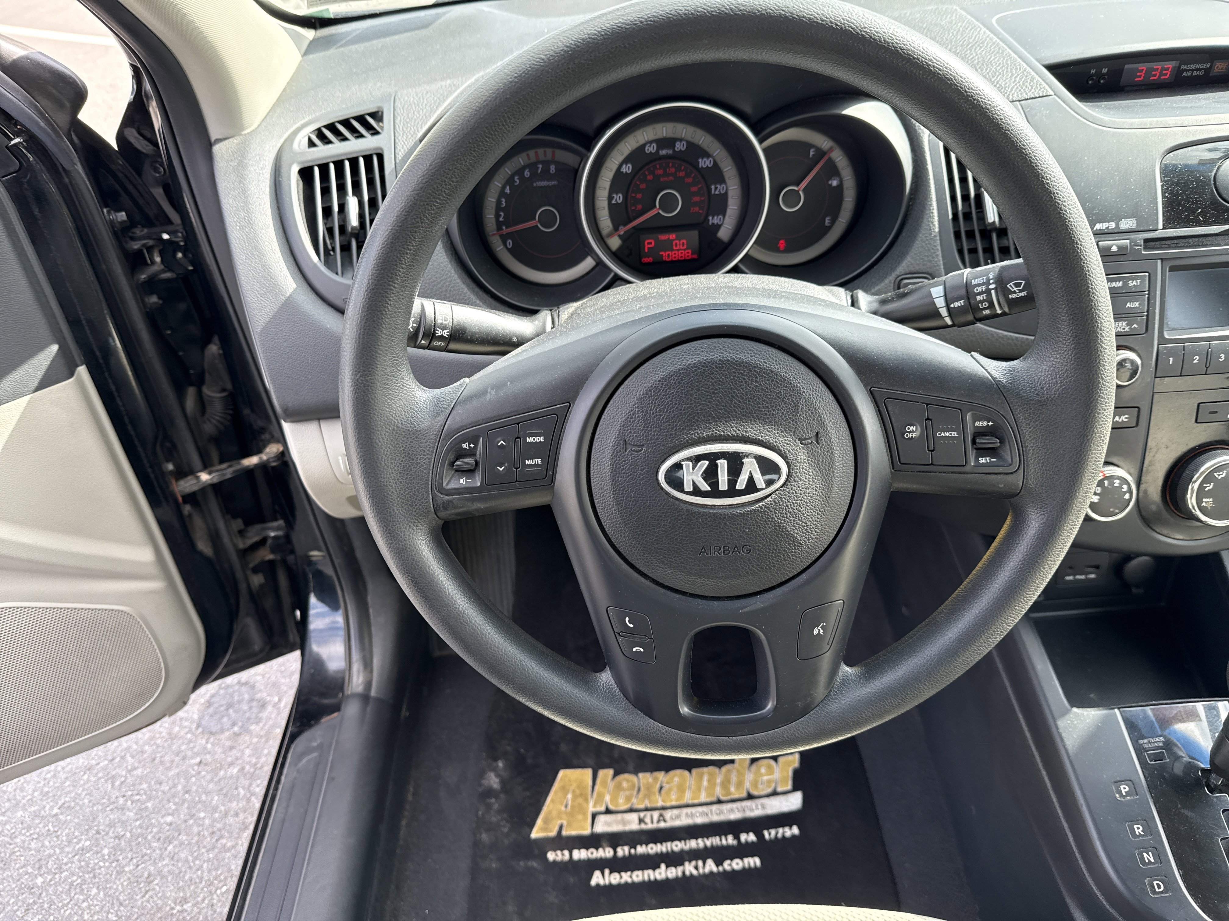 Used 2010 Kia Forte EX image 17