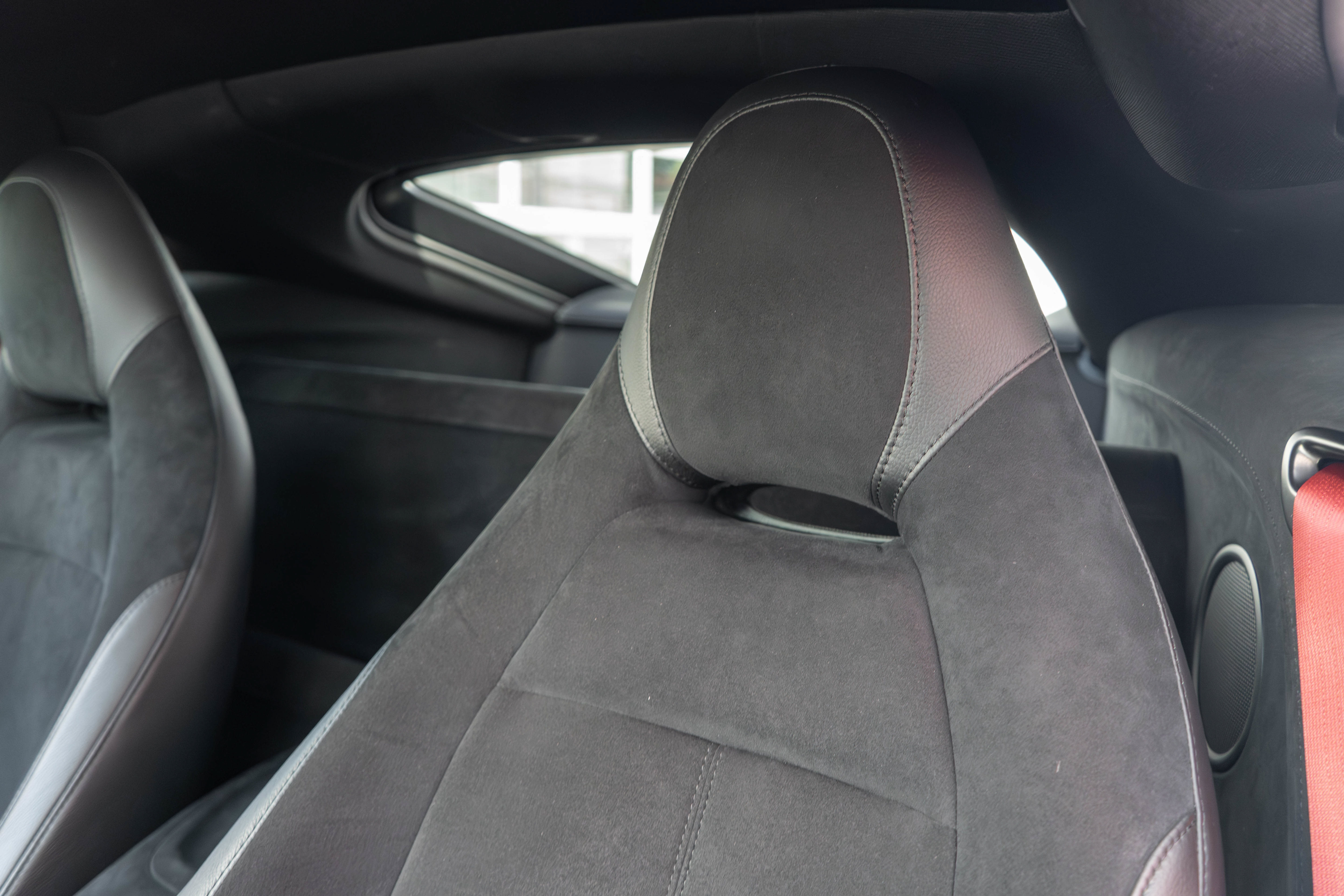 Used 2021 Aston Martin V8 Vantage Coupe RWD image 5