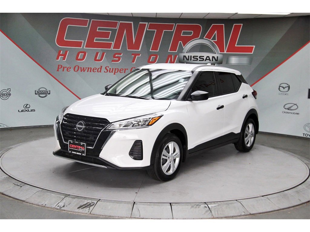 Used 2025 Nissan Kicks Play S image 4