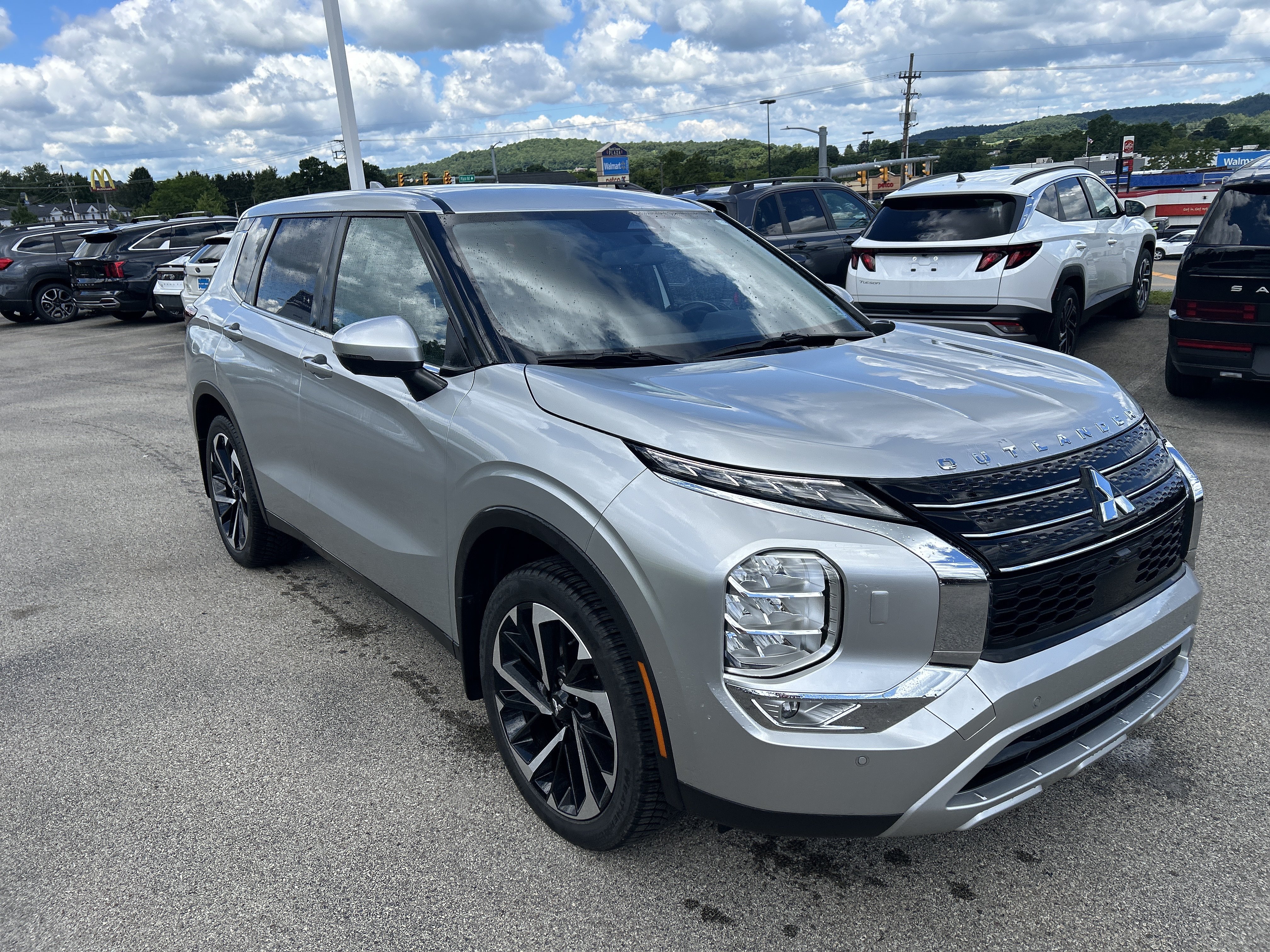 Used 2024 Mitsubishi Outlander SE