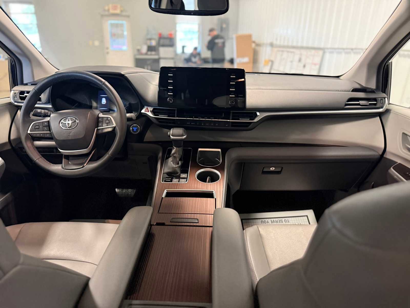 Certified 2023 Toyota Sienna XLE AWD/4WD image 31