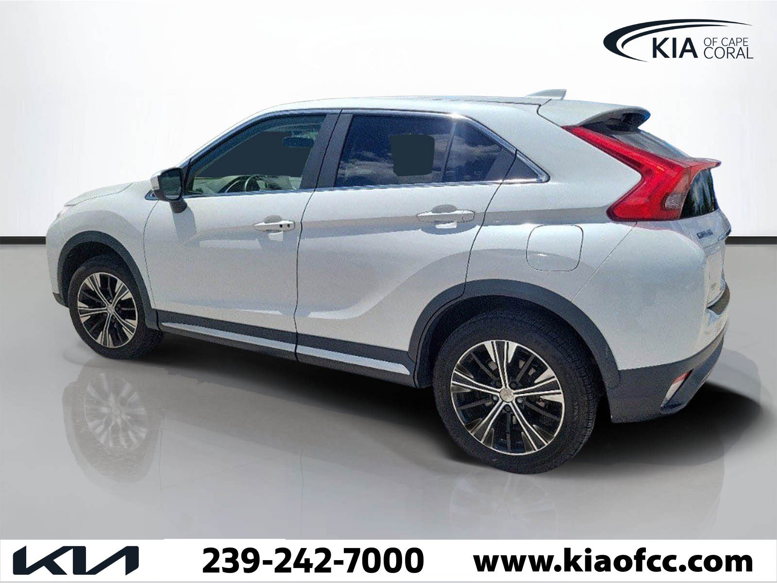 Used 2018 Mitsubishi Eclipse Cross SE image 3