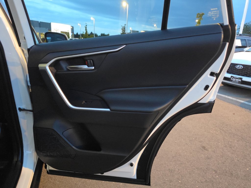 Used 2025 Toyota RAV4 SE AWD/4WD image 15