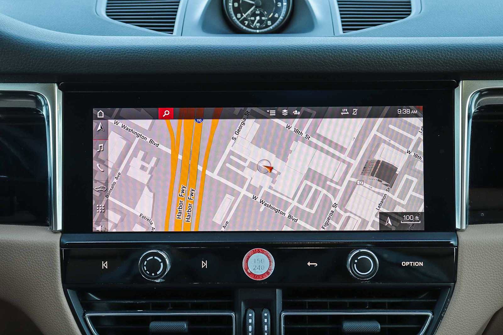 Used 2024 Porsche Macan image 18