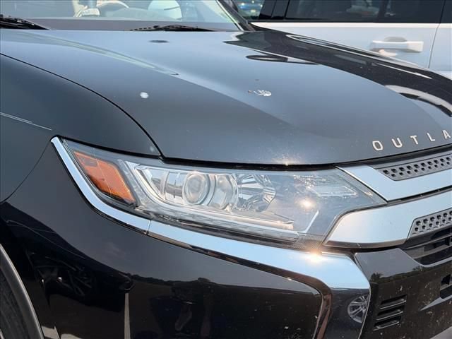 Used 2020 Mitsubishi Outlander ES AWD/4WD image 17