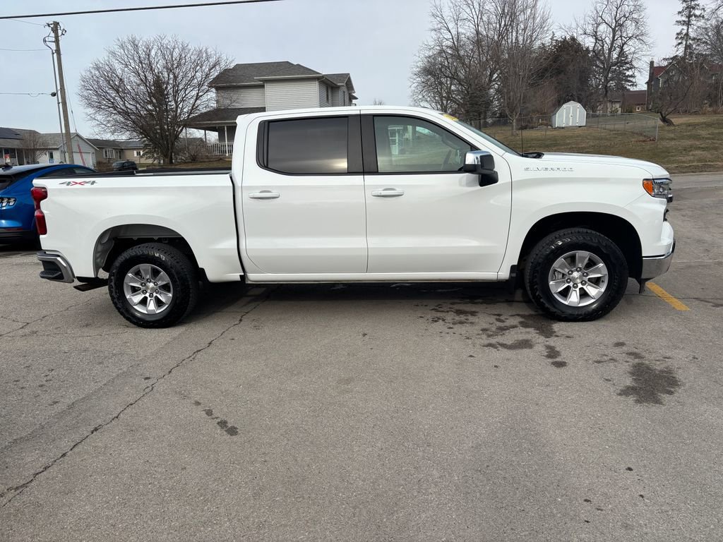 Used 2025 Chevrolet Silverado 1500 LT w/ Leather Package image 4