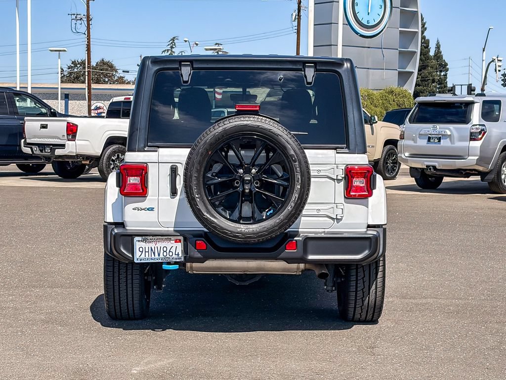 Used 2023 Jeep Wrangler Unlimited Sahara AWD/4WD image 3