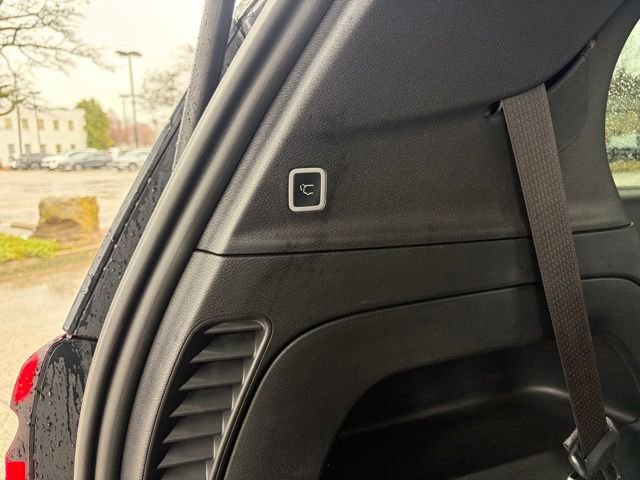 Used 2023 Chrysler Pacifica Touring-L w/ S Appearance Package image 19